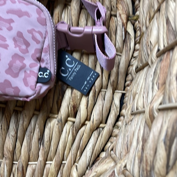 C.C Leopard Fanny Pack-Rose - Picture 10 of 10